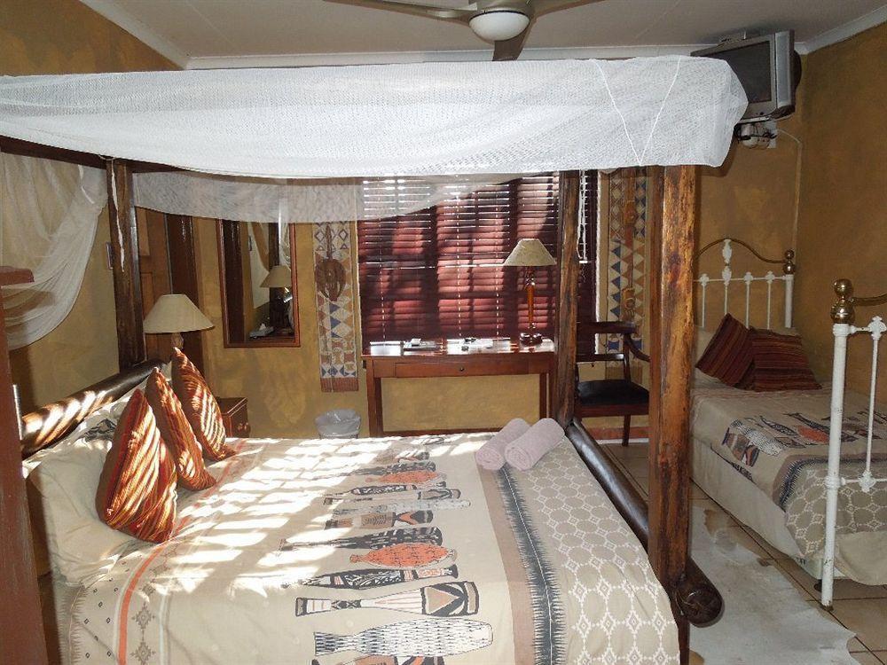 Trees Too Guest Lodge Komatipoort Extérieur photo