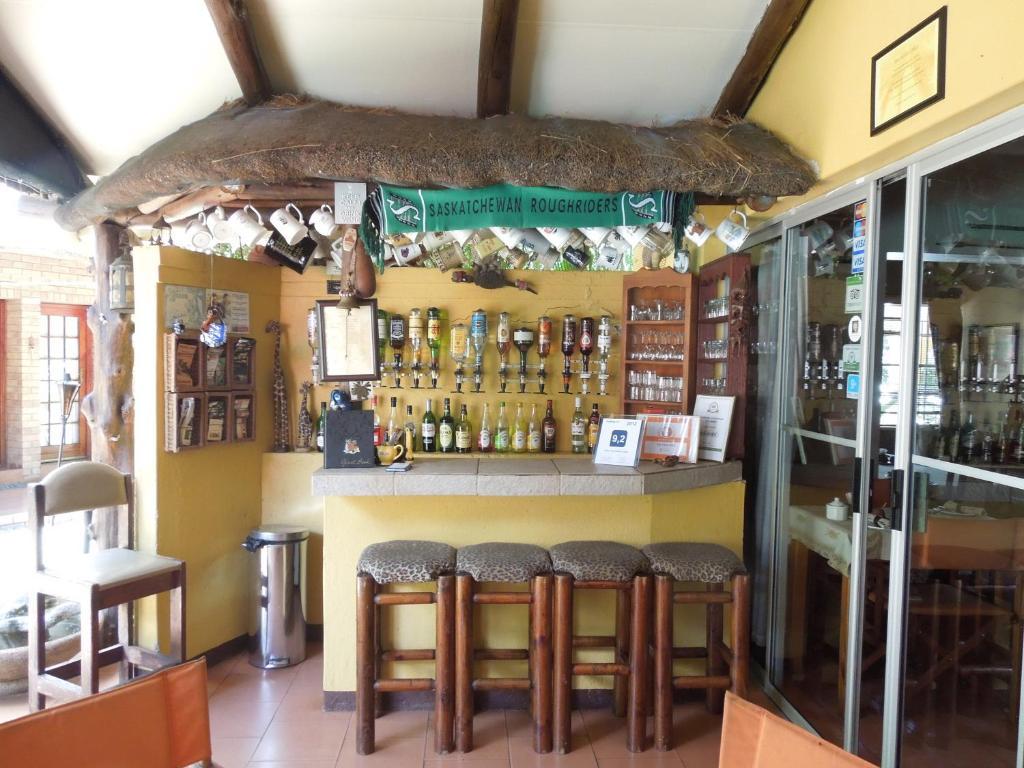 Trees Too Guest Lodge Komatipoort Extérieur photo