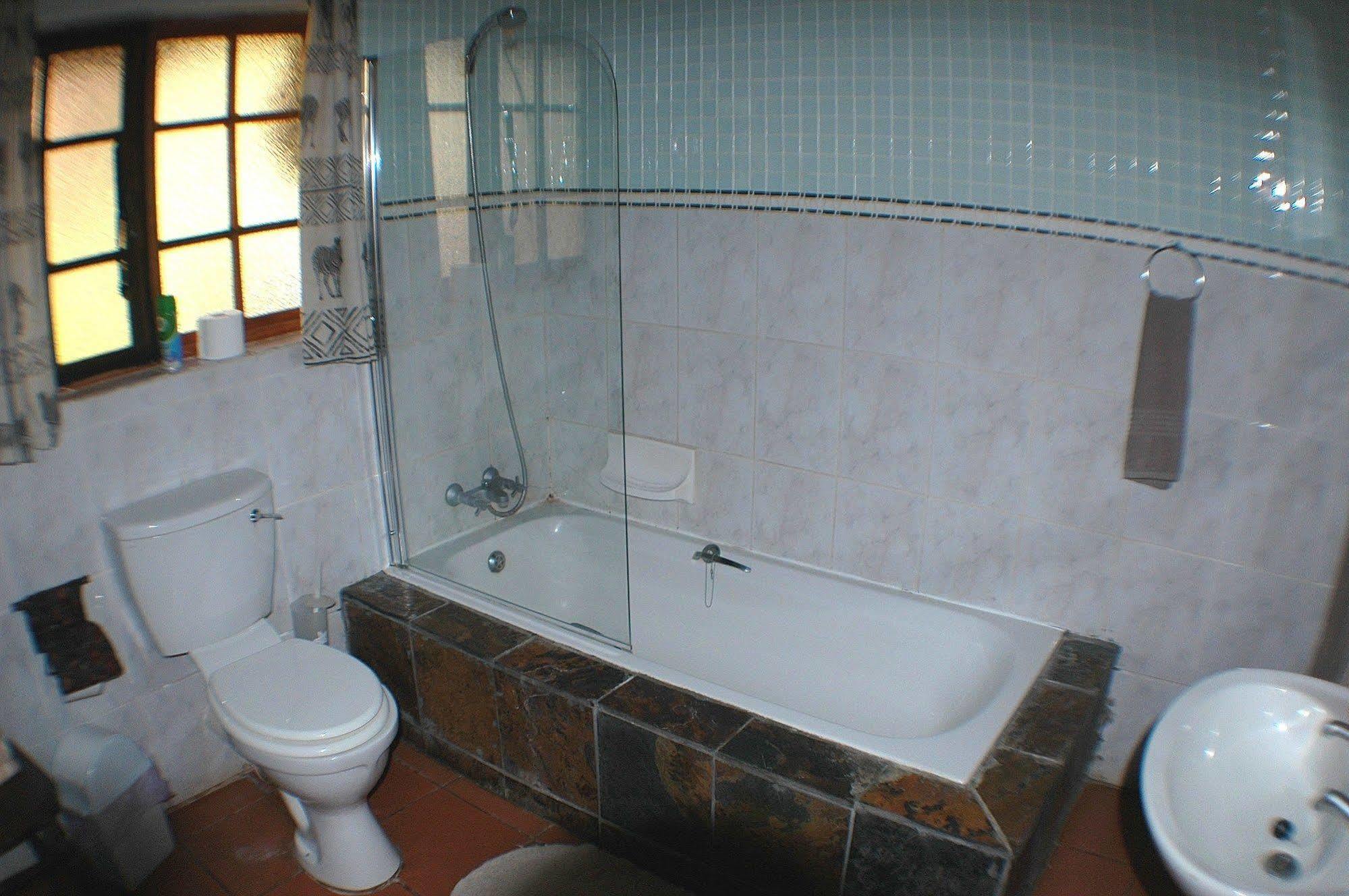 Trees Too Guest Lodge Komatipoort Extérieur photo